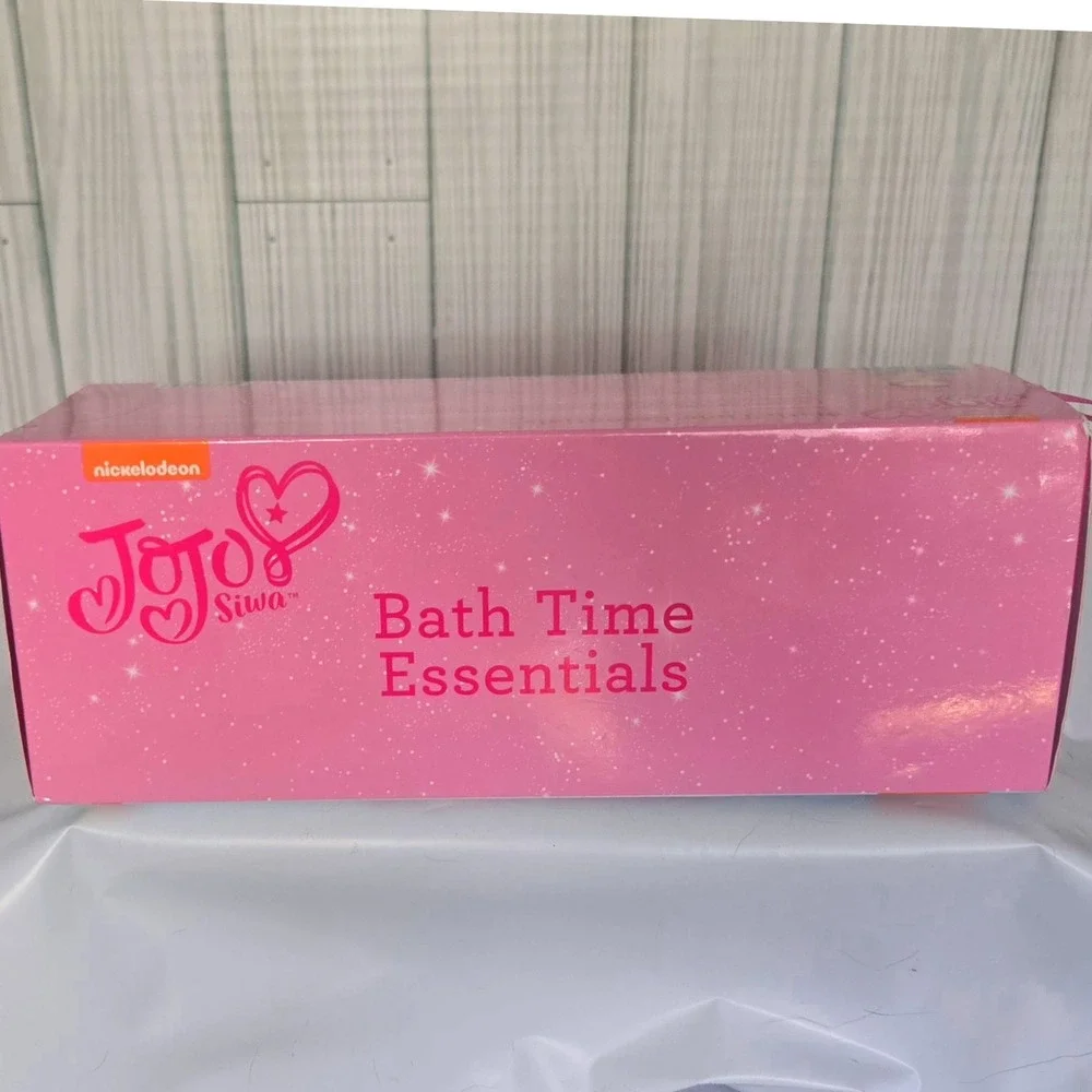 JoJo Siwa‎ Bath Time Essentials Gift Set Sugar Scrub Loofah Bath Bomb Kids NIB